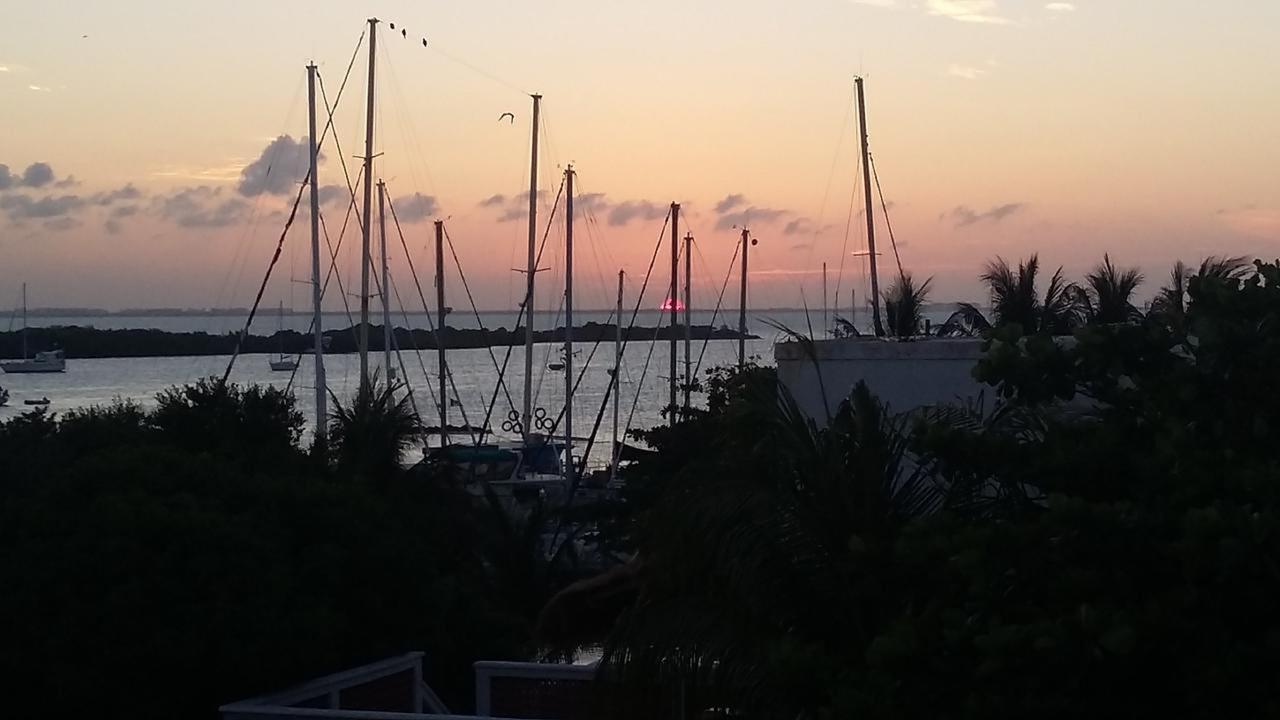 Marina Paraiso Isla Mujeres Hotel Exterior foto